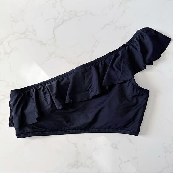 ɴᴡᴏᴛ ꜰʀᴀɴᴄᴇꜱᴄᴀ’ꜱ ᴀꜱʏᴍᴍᴇᴛʀɪᴄ ʙᴀɴᴅᴇᴀᴜ ꜱᴡɪᴍ ᴛᴏᴘ - Picture 1 of 8